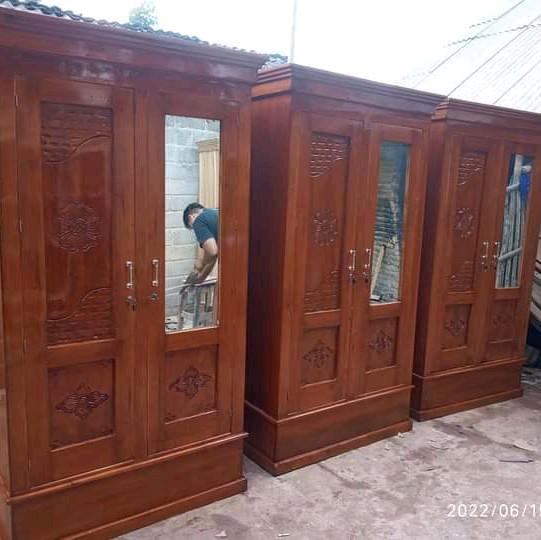 lemari kayu mahoni tua murah 4