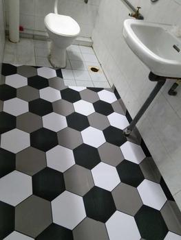 Product Review of 61cm x 1 meter Anti Slip Waterproof PVC Floor Sticker Self Adhesive Peel and Stick Decorative Home Decoration Bedroom Living Room Kitchen Floor Waterproof Wood Marble Hexagon Bijirin Kayu Wallpaper Pelekat Lantai PVC Corak Papan Stiker Wall from u**h 2