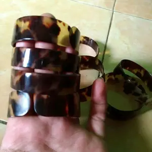 Gelang aksesoris kulit penyu original bracelet couples ttitanium berlian buatan rantai bunga