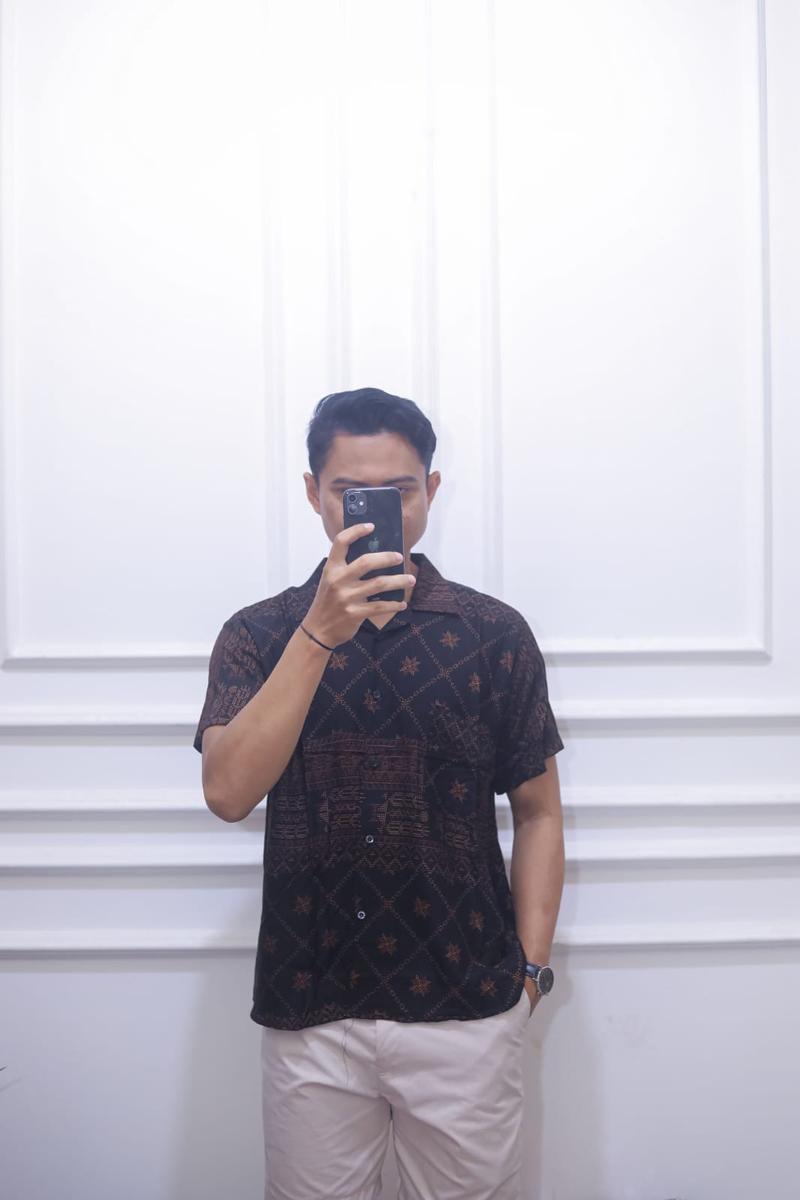 Product Introduction of kemeja cowok rayon motif viral 2024 kemeja buat couple set gamis 3