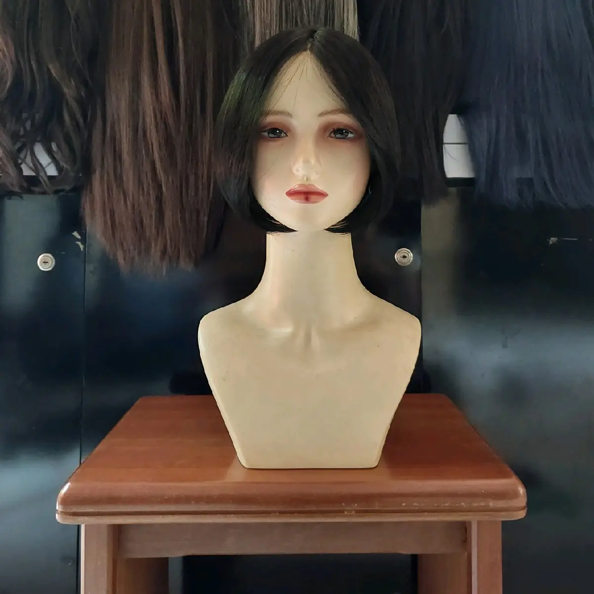 Full Wig Lace Front Diana Medium Hair Panjang 30 CM Warna Hitam Dengan Synthetic Fiber Impor Premium