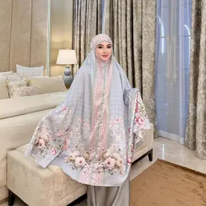 Shella Saukia Mukena 18-012