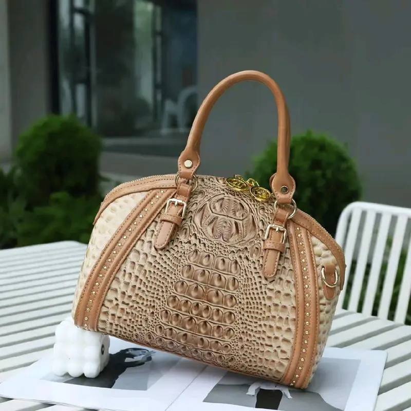 Defino Bella 6026 tas fashion limited edition, harga terjangkau, tas iriginal, tas pesta terbest seller, kwalitas terjamin otiginal, semua bahan premium. 2