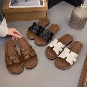 Sederhana Dan Elegan Sandal Datar Terbaru Gaya Kasual Korea Ukuran 36-41 Sepatu Santai Rumah Untuk Hitam Sandal Karet Fashion Versi Korea Produk Tren Premium