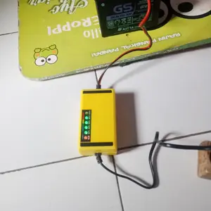 Charger Aki Portable 12V 2A dengan Perlindungan Pengisian Daya dan Efisiensi Tinggi untuk Motor dan Mobil 12V2A 45cm Kabel Listrik