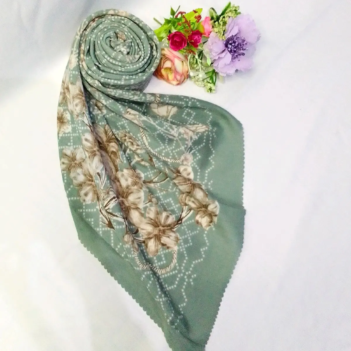 Hijab kerudung motif segi empat bahan voal premium elegan muslim Cantik Lembut Nyaman