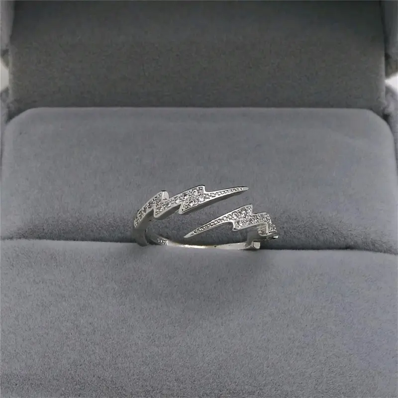 Cincin Elegan Desain Thunderbolt Black and White (Adjustable) Hadiah 1