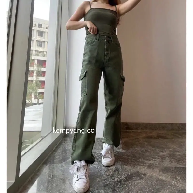 KEMPYANG - Hightwaist Loose Cargo Jeans Warna Hands Up Wanita
