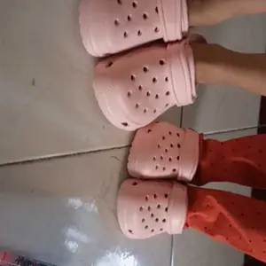 AMARE Sepatu Sandal Anak Perempuan Model Baim C252 Bahan EVARingan Anti Slip Nyaman untuk Berjalan Harian Pilihan Warna Pastel Macaroon