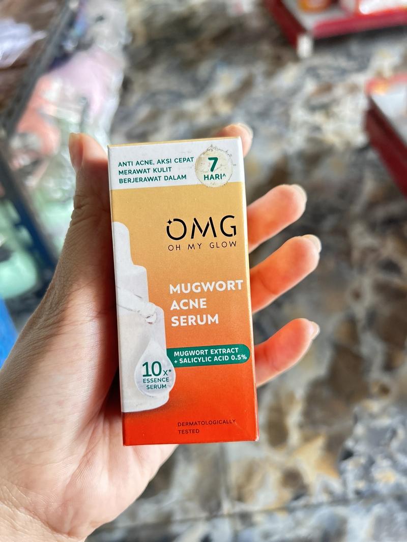 Product Introduction of OMG OH MY GLOW Mugwort Acne Serum 20 ml - Serum Perawatan Kulit Berjerawat 30