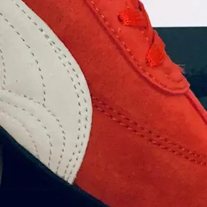 SEPATU SNEAKERS COWO/CEWE RED WHITE 100% REAL PICT