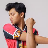 Gambar Savior Ban Captain Sepakbola Futsal - Camo Hijau dari Savior Sport Shop Kota Administrasi Jakarta Pusat 4 Tokopedia