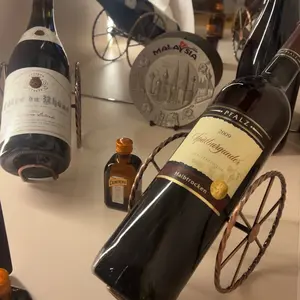 Triple W Wine Rack Bottle Holder Pajangan Dekorasi Rak Botol Anggur Logam Besi