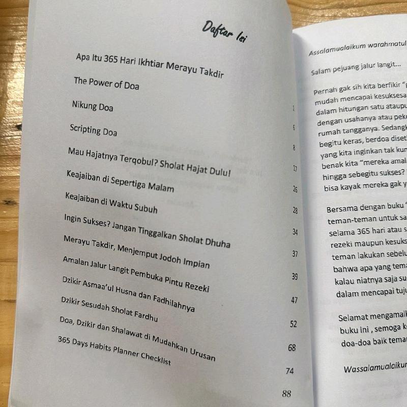 365 Hari Ikhtiar Merayu Takdir by lufi surodjiono 2