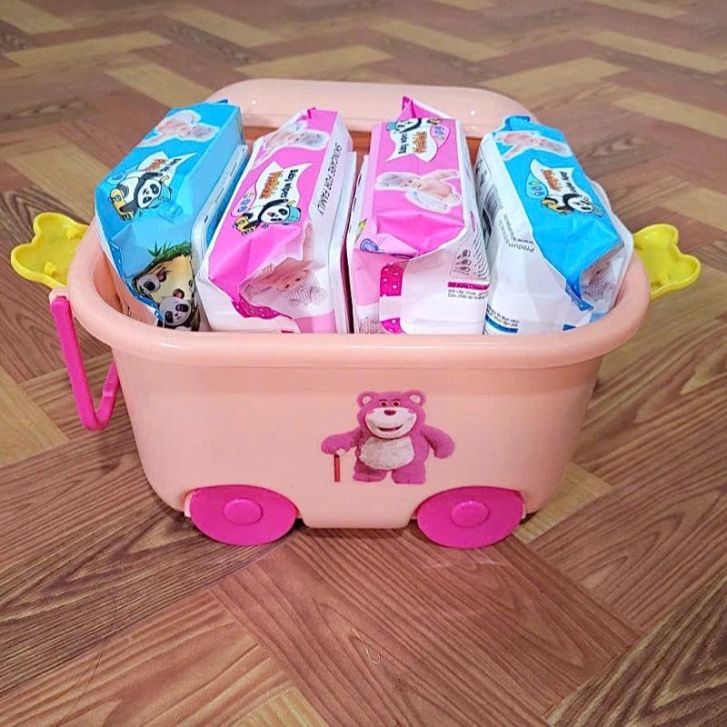 (TẶNG XÔ CÓ BÁNH XE) Combo 8 Bịch Khăn Ướt 400g Chính Hãng Tặng Kèm 1 Xô Nhựa Có Bánh Xe Có Tay Cầm Đựng Đồ Chơi Cho Bé Siêu Kute