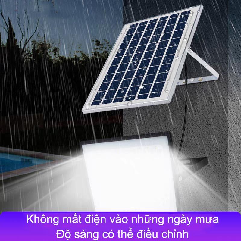 Đèn Năng Lượng Mặt Trời Mắt Ngọc Solar Light 3000W Đèn có thấu kính, chống loá mắt. Điều khiển từ xa - Cảm biến ngày/đêm. Tự đông bật tắt. Không sử dụng điện, Có đèn báo % pin. An toàn, Tiết kiệm đènnang  luong 8