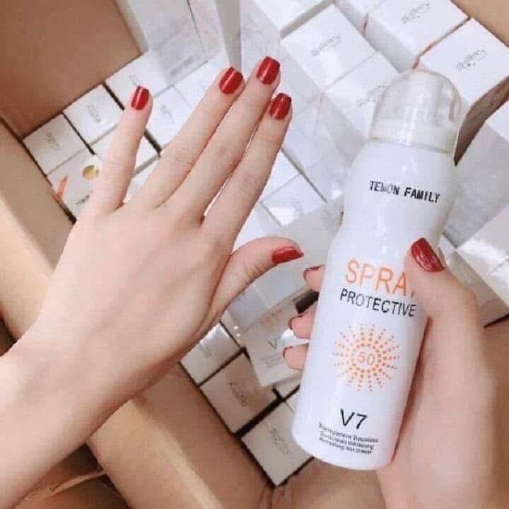 Product Introduction of Xịt chống nắng trắng da nâng tone V7  dùng cho da mặt và body SPF50+ dùng để đi chơi, du lịch bảo vệ da tan toàn cho cả nam và nữ 2