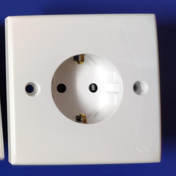 Jual Schneider Stop Kontak E426 Classic Clipsal Socket Schuko Arde E426 ...