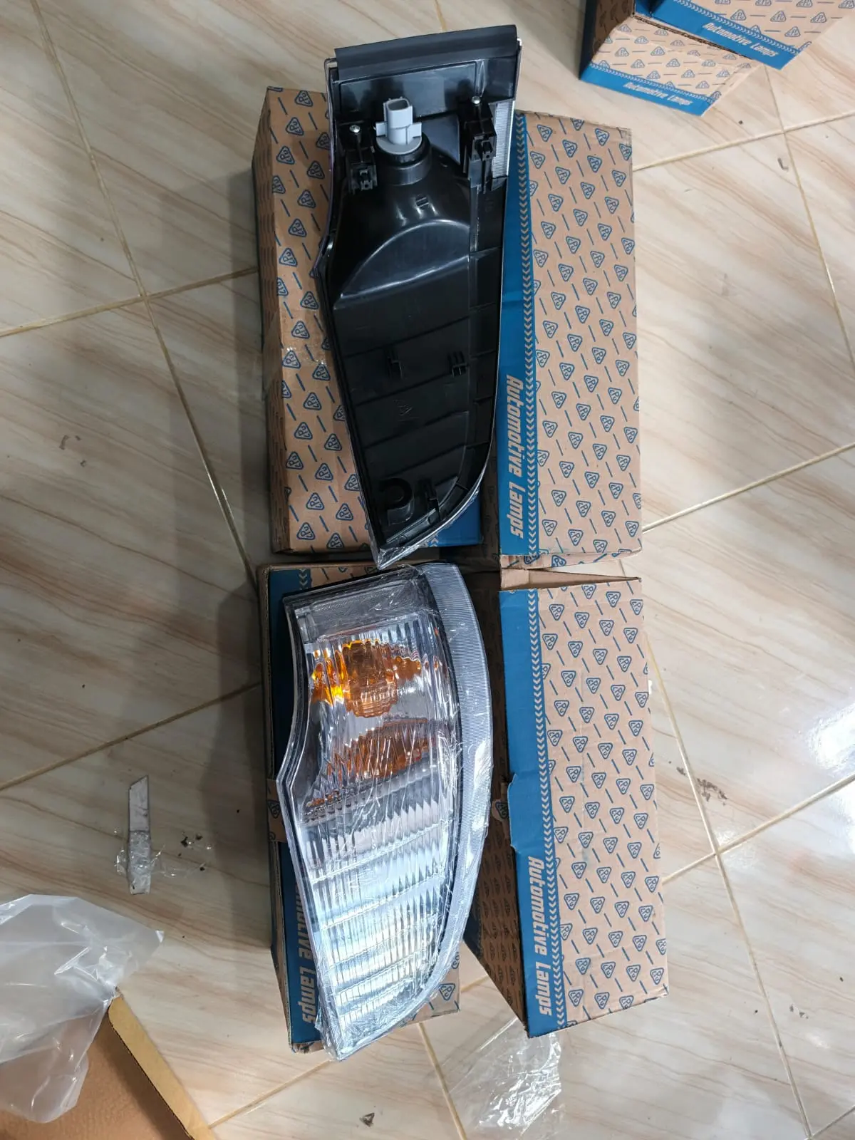 COLT DIESEL FE-71- CANTER SIGNAL LAMP ATAS. R/L