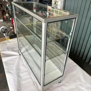 Etalase Toko Kaca Alumunium Kokoh Showcase dengan Desain Modern dan Tahan Lama 4 tingkat