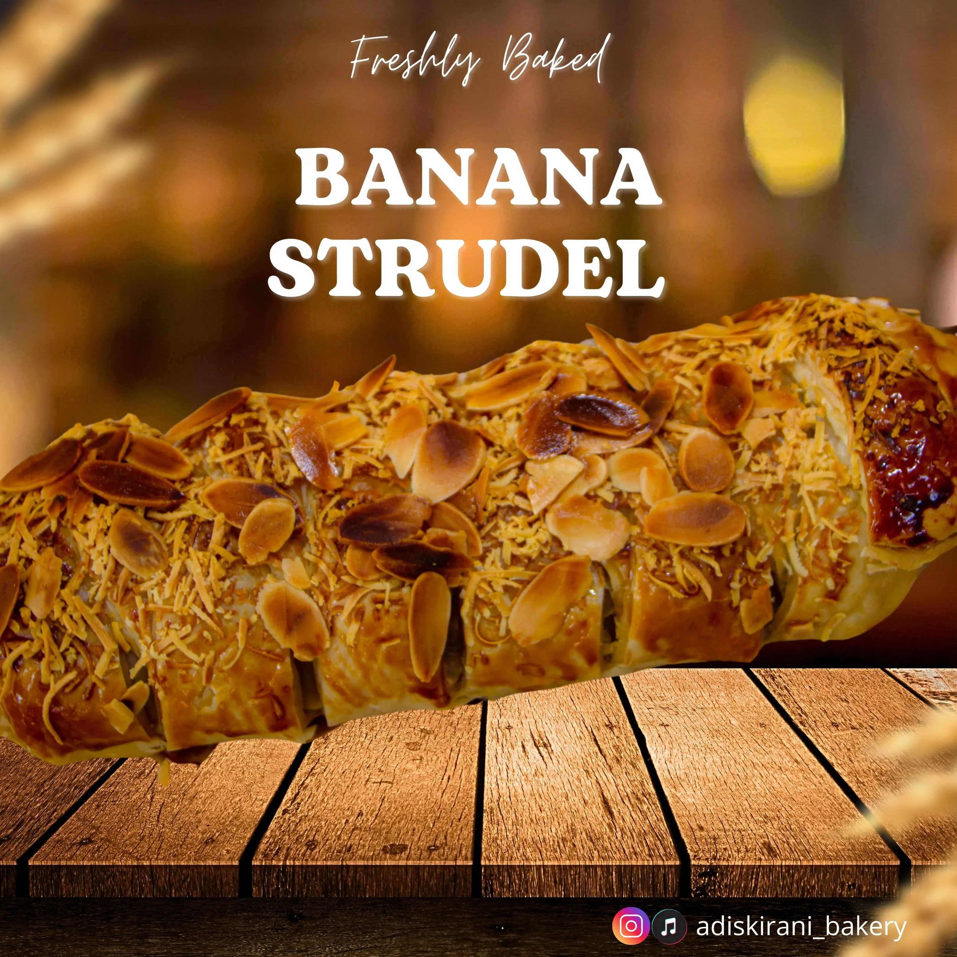 BANANA STRUDE ISI PISANG, COKLAT DAN KEJU, DITABURI KACANG ALMOND