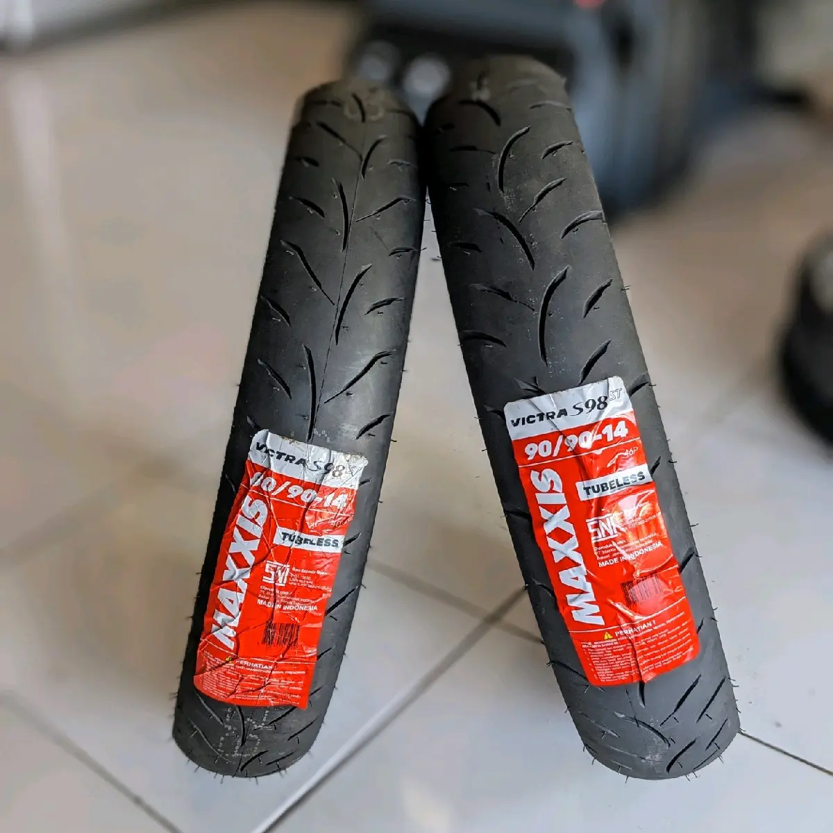 MAXXIS VICTRA 80/90-14 90/90-14 MATIC STANDART TUBLES