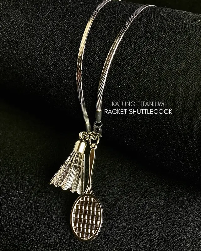 High quality kalung badminton silver original gantungan kunci raket shuttlecock supenir olahraga badminton terbaru 2