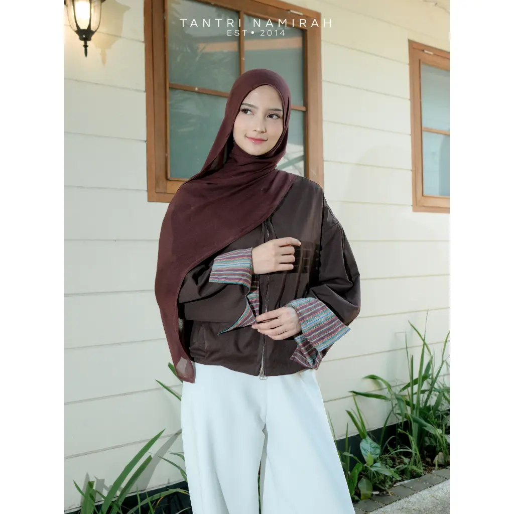 Tantri Namirah Official - Umber Collarless Jacket
