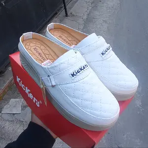 sepatu sandal wanita wendes kickers (model kotak)