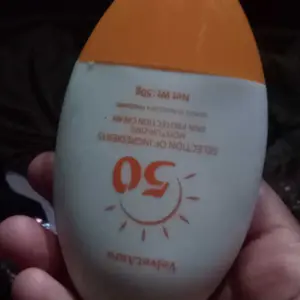 SPF50+ suncreen krim tabir surya pemutih lsolation sunscreen facial refreshing UV50gSunscreen Wajah Sunblock Wajahdan Badan 50g Refreshing Non-GreasySUNBLOCK TABIR SURYA Berminyak Mencerahkan Pencerah Pria Vitamin Aging Facial Niacinamide Perawatan Wanita