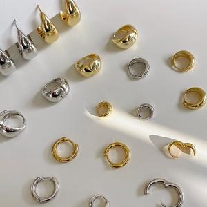 EAR PARTNER-フープピアス、耳クリップ、スタッドピアス、耳骨フープピアス、シンプルゴールドのヨーロピアン・アメリカン高級水滴型ピアス（EH-1396）