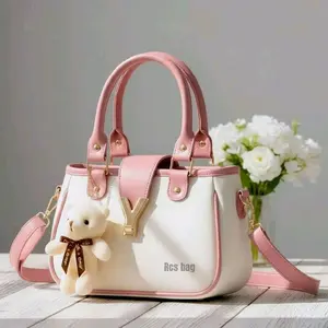 Tas selempang Alesha terbaru free gantungan boneka lucu/tas viral cocok untuk OOTD an fashion wanita modern