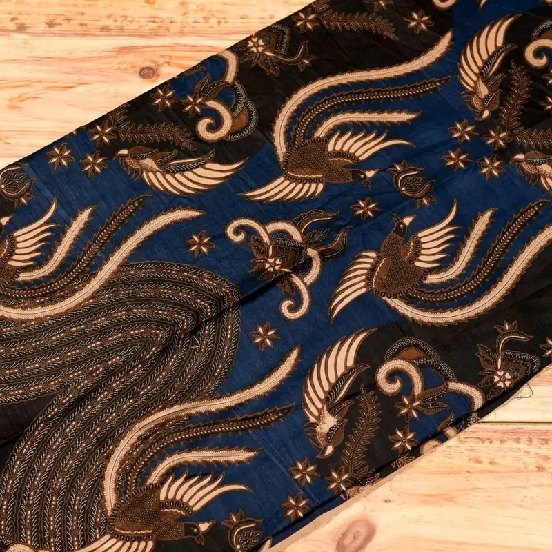 Kain Batik Hitam Motif Sayap Merpati Meteran Adem Halus Pekalongan Terbaru Panjang 2,1 Meter X Lebar 1,1 Meter 5