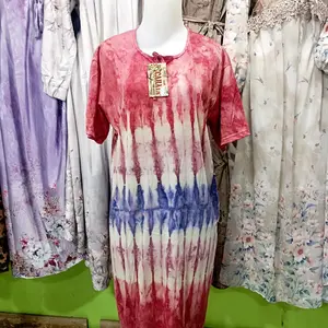 Daster Kaos Motif Lorek Warna Merah Putih Biru Desain Unik untuk Keseharian