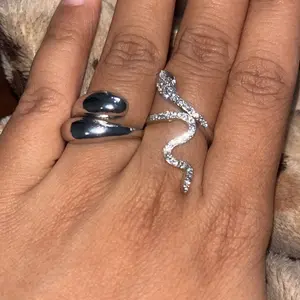 LiuiCincin Ular Perak Indera Lanjutan Cincin Zirkon Indah Cincin Pasangan Kepribadian