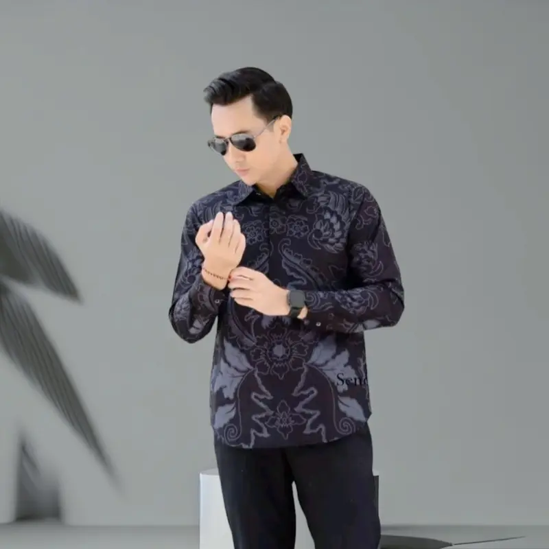 kemeja batik  slimfit lengan panjang motif abu terbaru full furing halus Baju Pria Katun 0