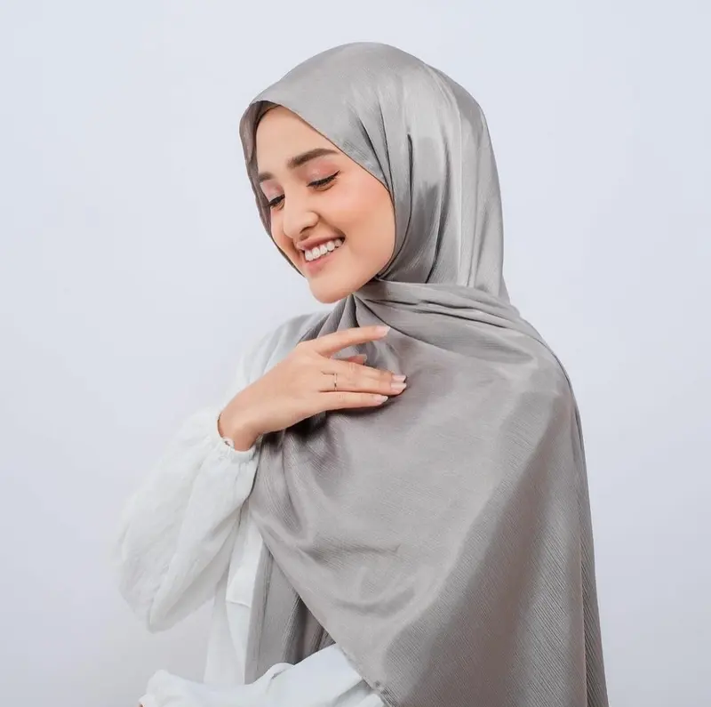 JACE-PASHMINA SILK CRADENZA Credenza Polos Premium Malay Silk Texture Shawl Rayya Satin Glossy Cardenza Jahit Tepi 5