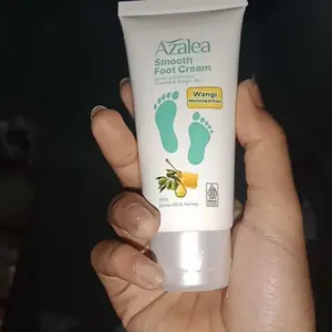 Azalea Smooth Foot Cream 35 gr - Krim Zaitun Perawatan & Pelembut Kaki, Siku, & Telapak Tangan Kering Pecah - Pecah