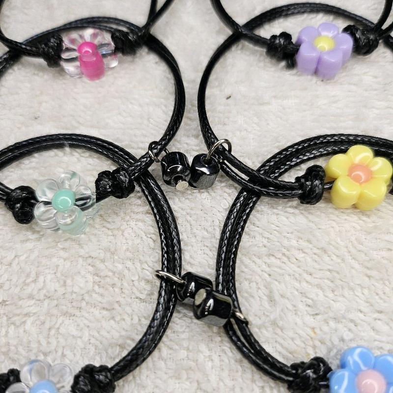 Gelang Couple Magnet Liontin Bervariatif harga untuk 6 pasang /12pcs (1Lusin) 4
