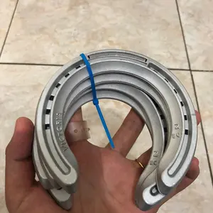 Tepal/sepatu kuda Victoria