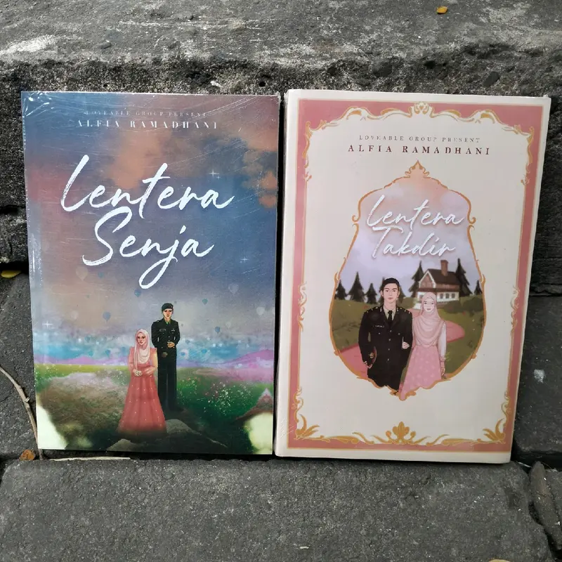 PAKET ISI 2 NOVEL / LENTERA TAKDIR / LENTERA SENJA 0