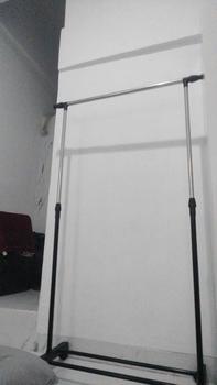 Product Review of GEI - Stand Hanger Single Praktis Gantungan Baju Stainless Steel Dengan Roda Untuk Gantungan Hijab, Mukena, Handuk, Baju, Kaos Bahan Pipa Stainless from o**🦋 0