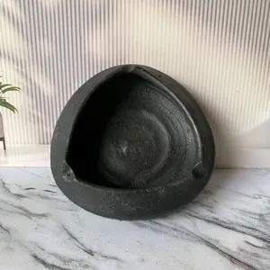 Asbak Tempat Lilin Motif Segitiga Keren dari Tanah Liat Warna Hitam Alami untuk Dekorasi Rumah