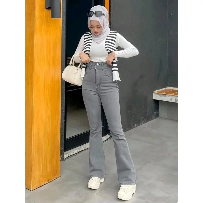 Highwaist Lily Cutbray Jeans Wanita Celana Panjang Denim Cutbray Hitam Karet