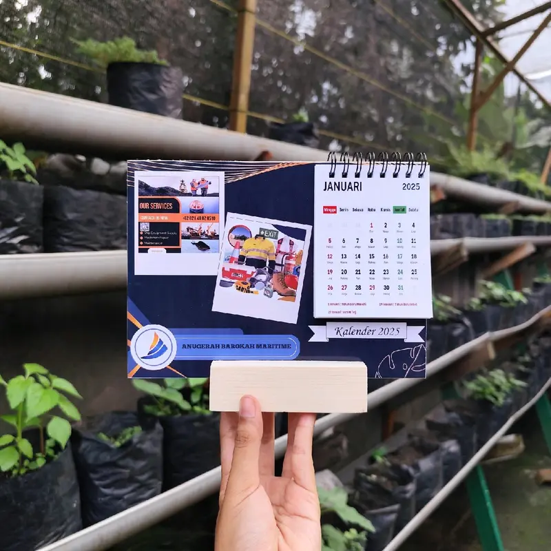 Kalender custom 2025/kalender duduk/kalender meja/ kalender kantor Foto 2