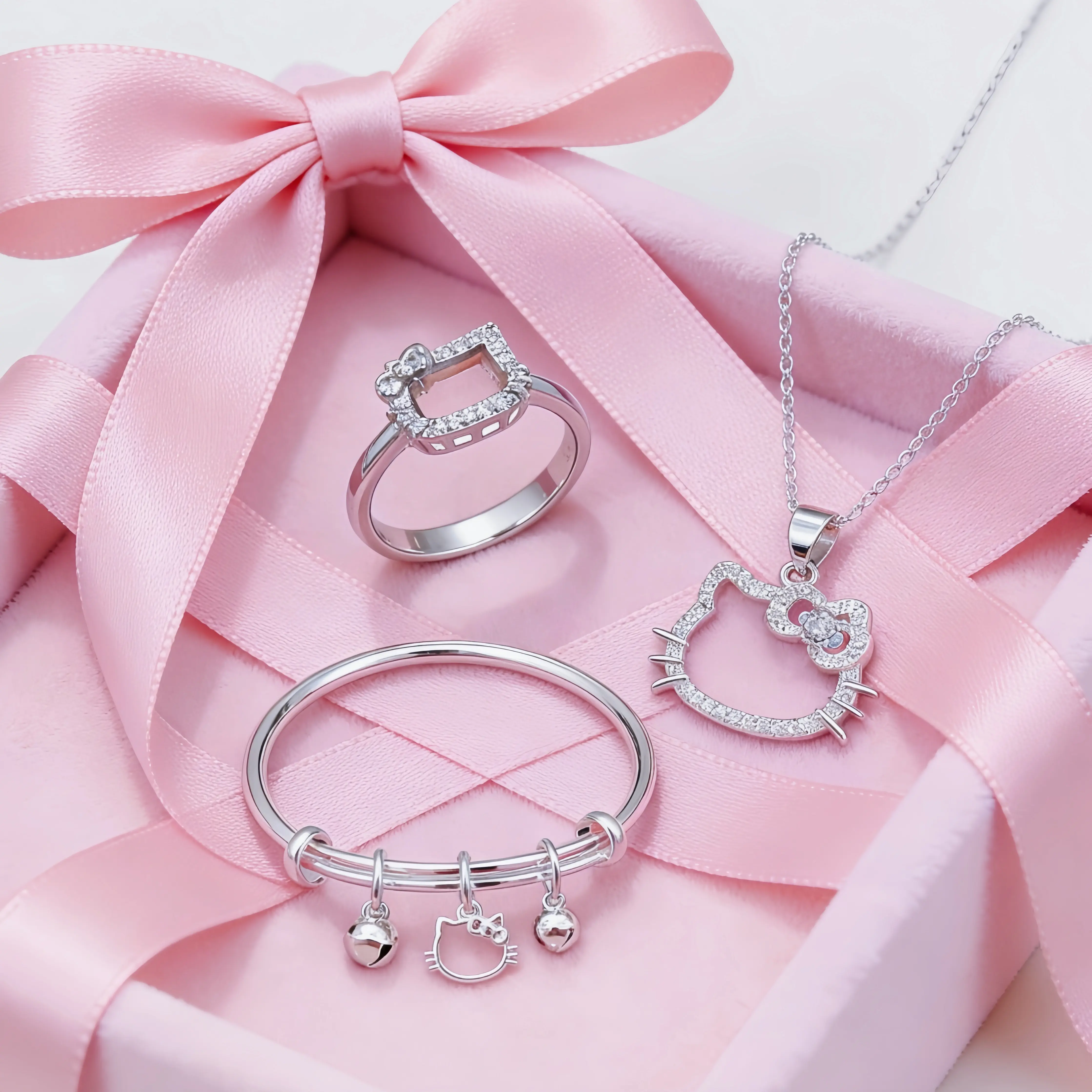 Dễ thương  Cat Shape Mở Ring Cat Bell Push Pull Bracelet Dễ thương Mặt dây chuyền Bracelet Phim hoạt hình có thể điều chỉnh Quà tặng cho bạn bè thân thiết Ba mảnh đóng gói