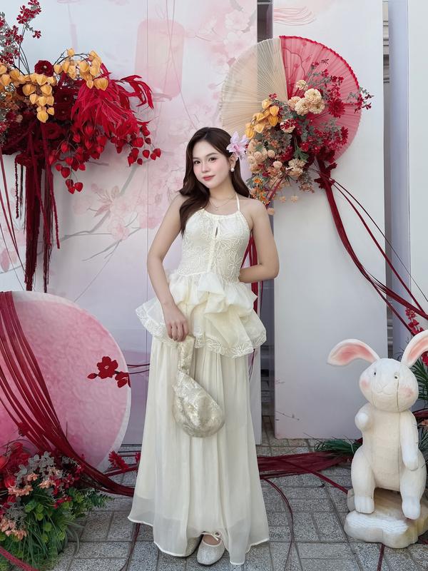 Set áo buộc cổ hoa thêu tầng bồng chân váy tơ lưng chun Ảnh thật/Sẵn