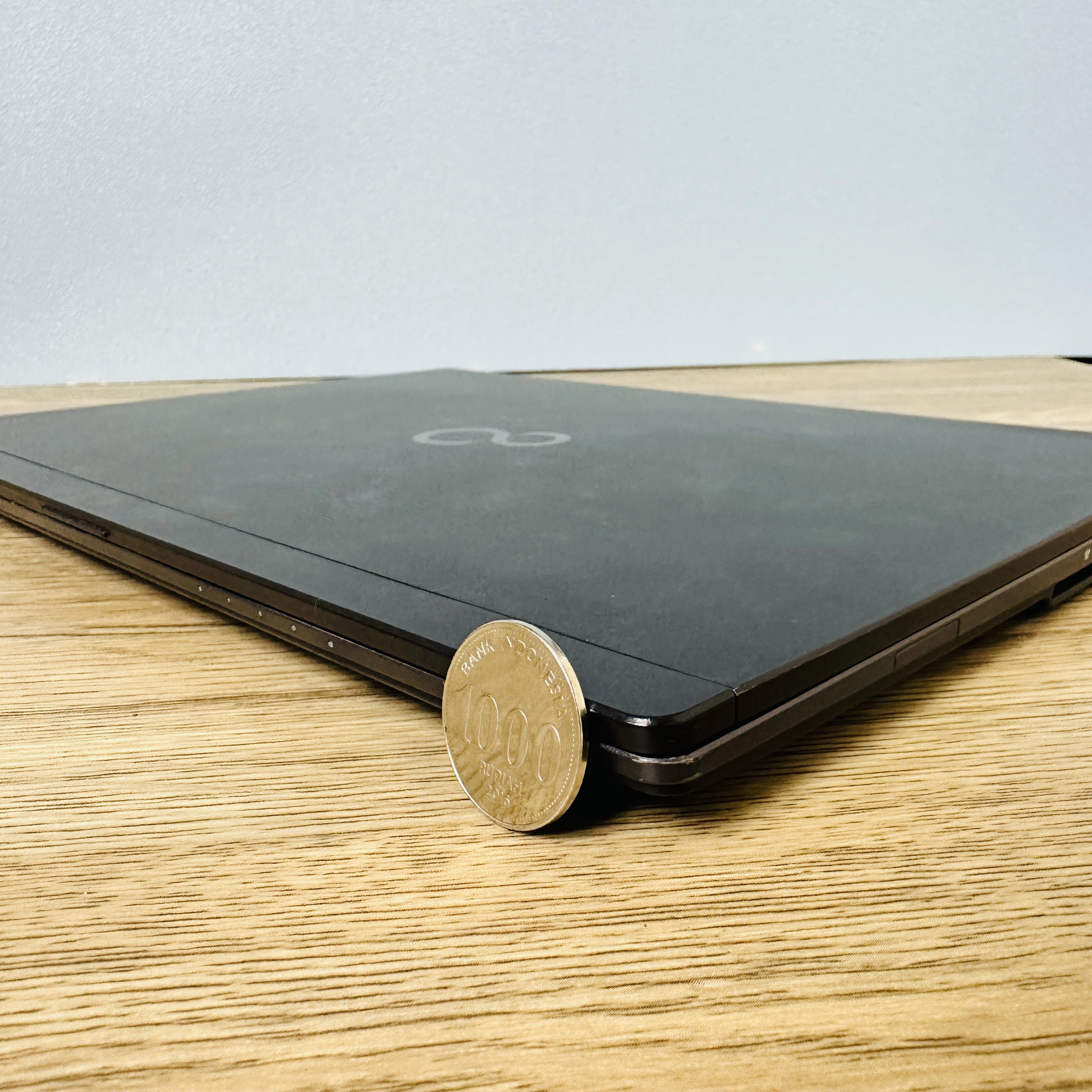 [Pre-owned] Laptop Fujitsu Futro MU937 Intel Celeron Ram 4/8G SSD 128/256GB bekas Jaminan  Murah Laptop untuk belajar, kantor, dan rumah Siap Pakai  Cocok Kerja & Belajar Stok Terbatas  Laptop Bisnis   Mulus 90% Siap Pakai Gratis Mouse + Tas