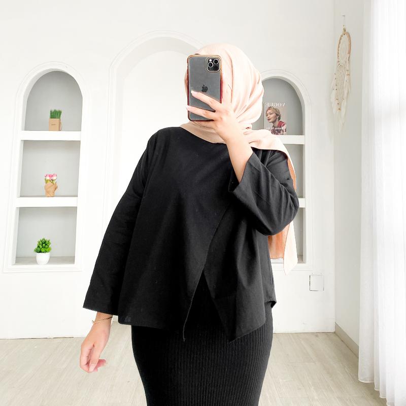 GLADY SLIT BLOUSE - FLOTTILICIOUS / baju wanita / atasan murah / fashion outfit / hijab ootd /  baju murah kekinian / blouse korean style Kain Kancing Casual 6
