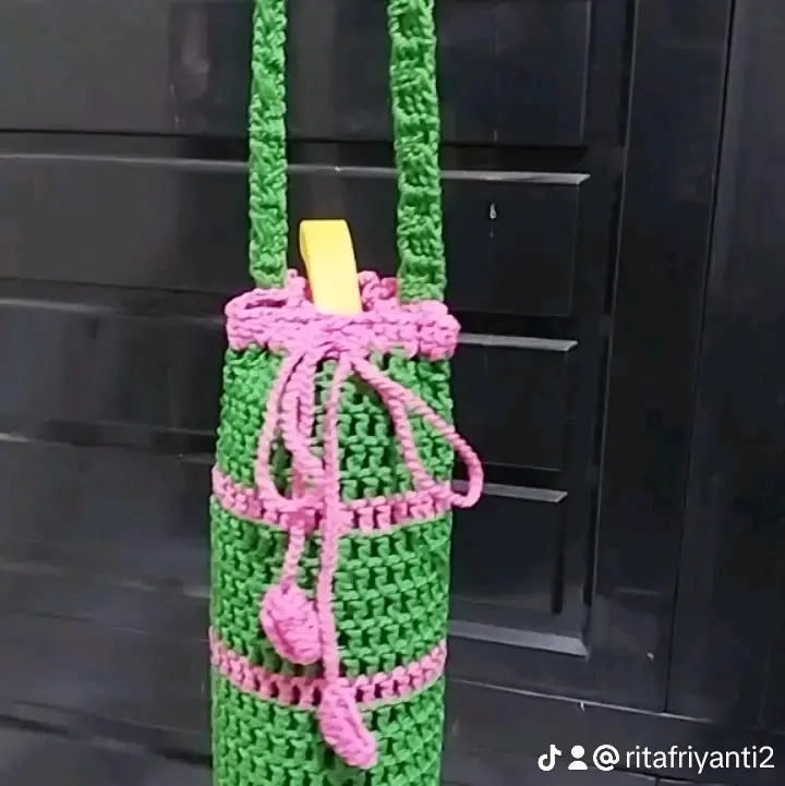 Tas Botol Minum Rajut - Tempat Penyimpanan Botol Minum yang Praktis - Kitchenware, Bottles 1